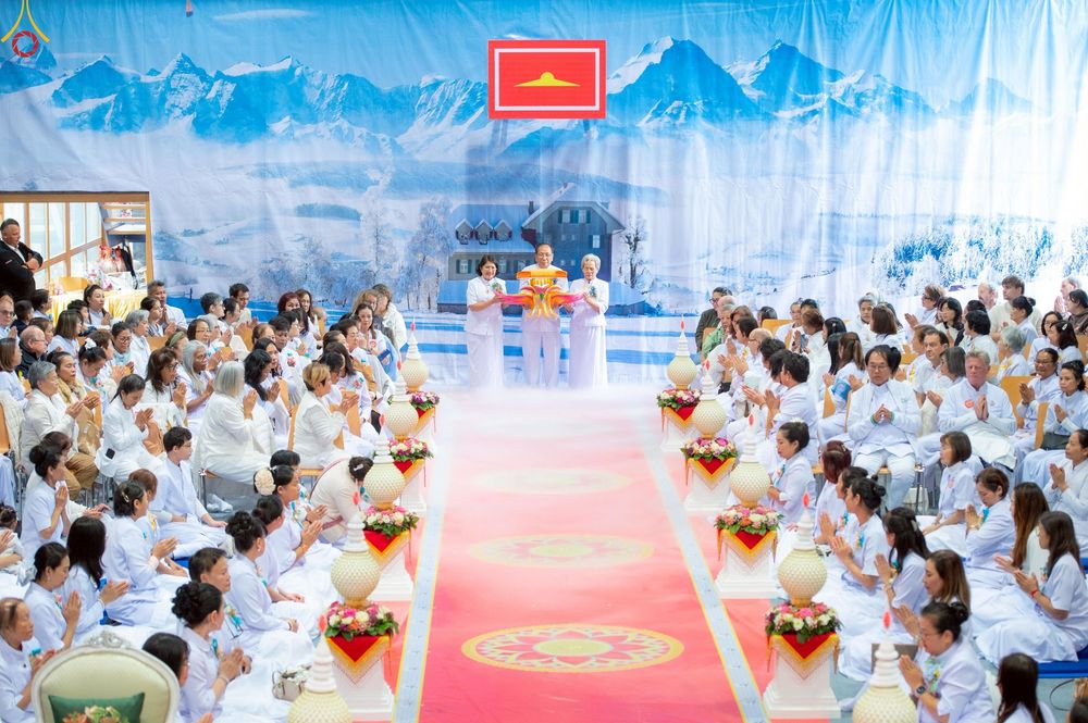 ภาพ No.256039:วันที่ 12 ตุลาคม พ.ศ. 2568 พิธีทอดกฐินวัดพระธรรมกายสวิตเซอร์แลนด์  ณ หอประชุมโรงเรียน Obergoldbach เมือง Bern ประเทศสวิตเซอร์แลนด์