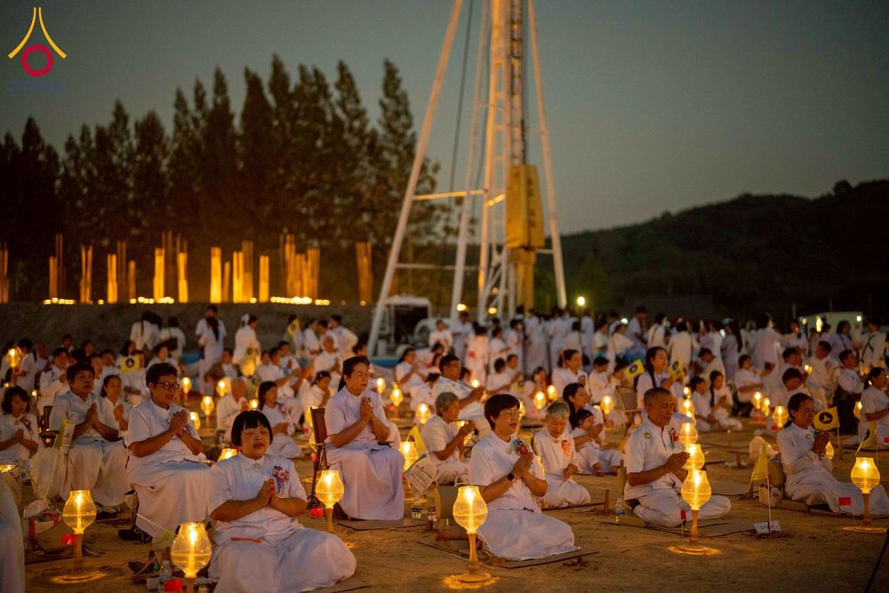 ภาพ No.275276:วันอาทิตย์ที่ 30 พฤศจิกายน พ.ศ. 2568 พิธีจุดประทีปถวายเป็นพุทธบูชา ณ ศูนย์ปฏิบัติธรรมระยอง (บ้านช่องลม)