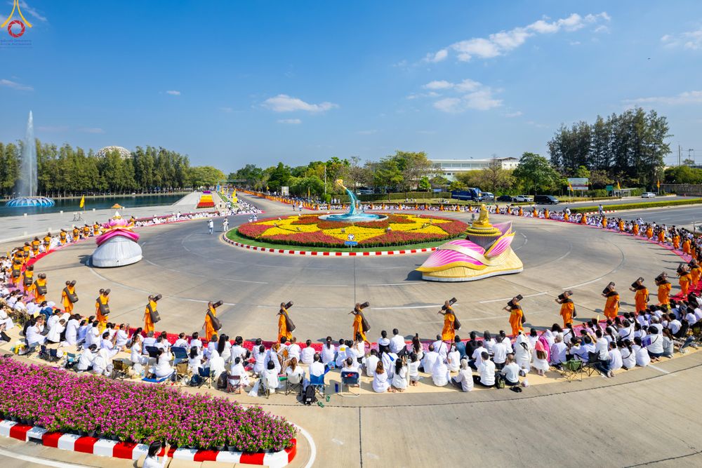 ภาพ No.304773:วันที่ 25 มกราคม พ.ศ. 2569 พิธีต้อนรับพระธรรมยาตรา (ภาพชุดที่ 2) รร.สามัคคีราษฏร์บำรุง-วัดพระธรรมกาย ในโครงการธรรมยาตรา กตัญญูบูชา มหาปูชนียาจารย์ พระมงคลเทพมุนี(สด จนฺทสโร) พระผู้ปราบมาร อนุสรณ์สถาน 7 แห่ง ปีที่ 14