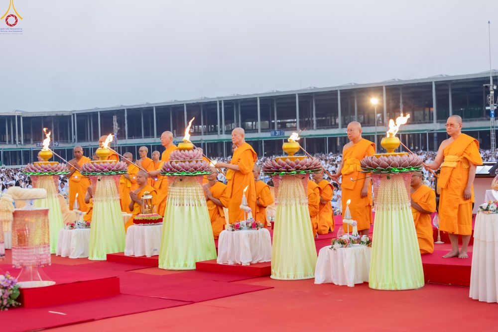 ภาพ No.307598:วันที่ 31 มกราคม พ.ศ. 2569 พิธีจุดประทีปธรรมถวายเป็นพุทธบูชา  และบูชาธรรมมหาปูชนียาจารย์ (ภาพชุดที่ 2) ณ วัดพระธรรมกาย ปทุมธานี ในโครงการธรรมยาตรา กตัญญูบูชา มหาปูชนียาจารย์ พระมงคลเทพมุนี(สด จนฺทสโร) พระผู้ปราบมาร อนุสรณ์สถาน 7 แห่ง ปีที่ 14