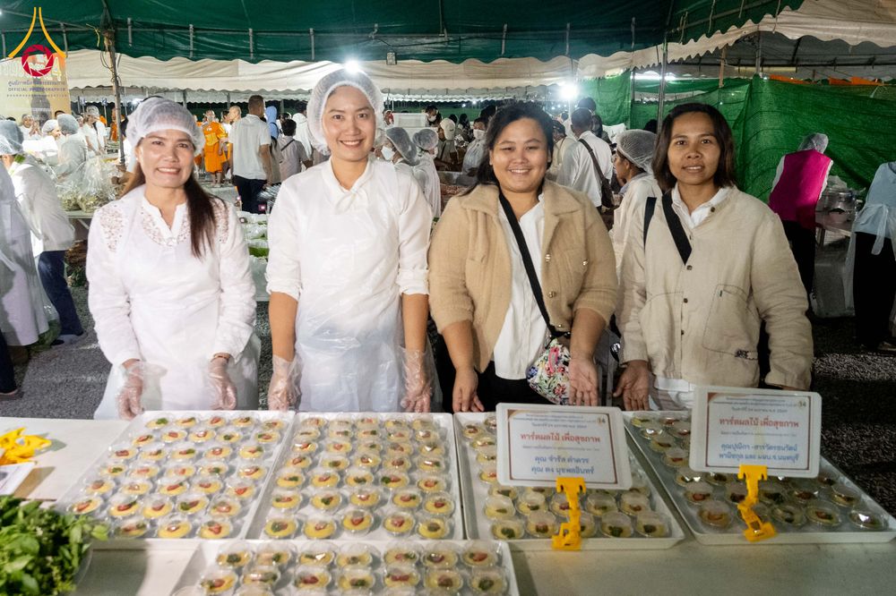 ภาพ No.301903:วันที่ 24 มกราคม พ.ศ. 2569 พิธีถวายภัตตาหารเป็นสังฆทาน แด่พระธรรมยาตรา ณ อนุสรณ์สถานบางปลา วัดบางปลา อำเภอบางเลน จังหวัดนครปฐม ในโครงการธรรมยาตรา กตัญญูบูชา มหาปูชนียาจารย์ พระมงคลเทพมุนี(สด จนฺทสโร) พระผู้ปราบมาร อนุสรณ์สถาน 7 แห่ง ปีที่ 14