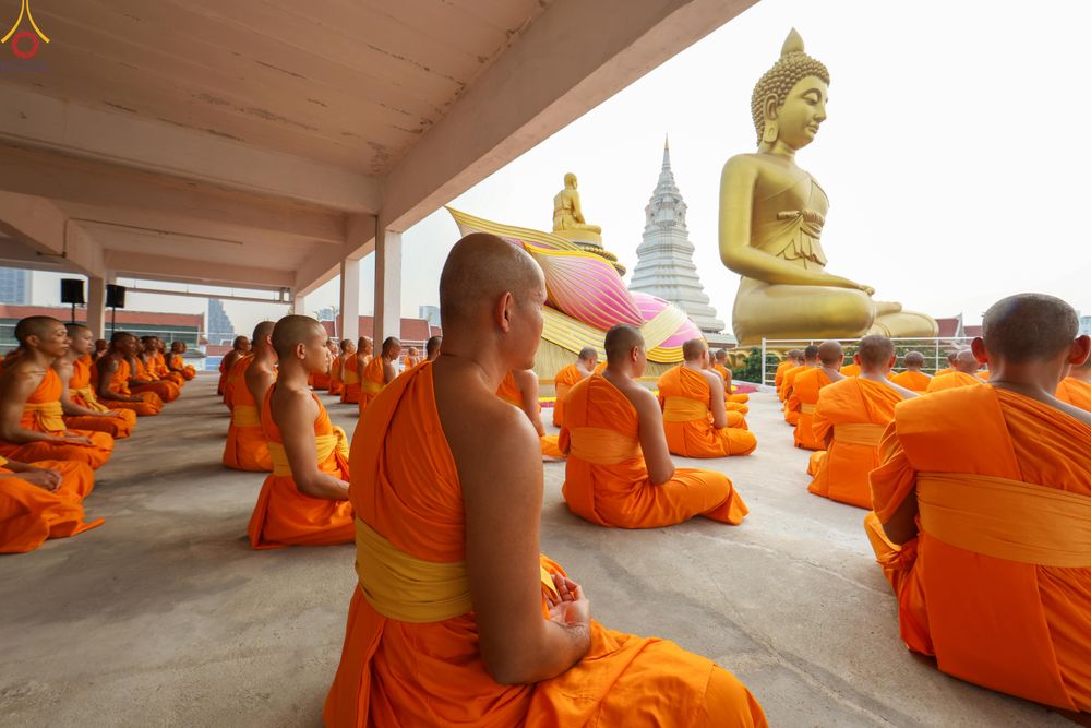 ภาพ No.299986:วันที่ 22 มกราคม พ.ศ.2569 พระธรรมยาตราปฏิบัติธรรม และถ่ายภาพหมู่ประวัติศาสตร์ ณ อาคารธรรมยาตรา กตัญญูบูชามหาปูชนียาจารย์  ตรงข้ามวัดปากน้ำภาษีเจริญ จ.กรุงเทพมหานคร ในโครงการธรรมยาตรา กตัญญูบูชา มหาปูชนียาจารย์ พระมงคลเทพมุนี(สด จนฺทสโร) พระผู้ปราบมาร อนุ
