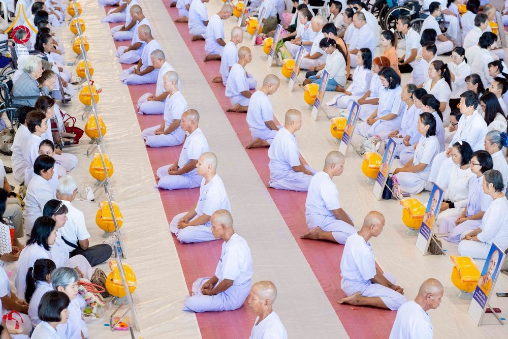 ภาพ No.277378:วันเสาร์ที่ 6 ธันวาคม พ.ศ. 2568 พิธีบรรพชาอุปสมบทและพิธีถวายบาตร โครงการอุปสมบทบูชาธรรมมหาปูชนียาจารย์ ประจำปี พ.ศ.2568 โครงการบวชพระนานาชาติ AEC และ WAB รุ่น CEO (นักบริหาร) รุ่นที่ 5 ณ โบสถ์พระไตรปิฏก วัดพระธรรมกาย