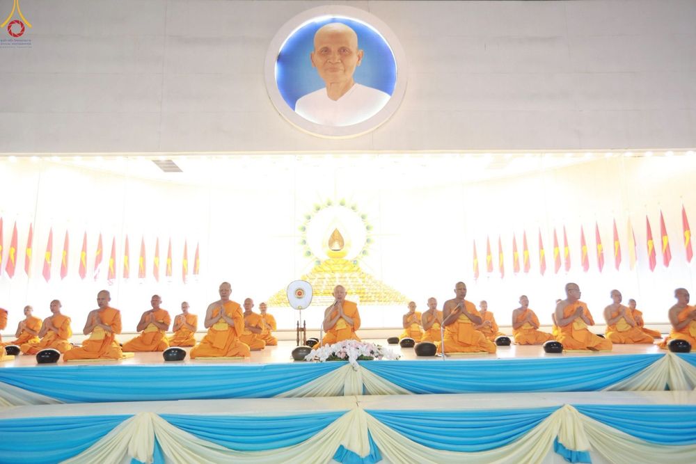 ภาพ No.263882:วันอาทิตย์ที่ 2 พฤศจิกายน พ.ศ. 2568 พิธีตักบาตรอาทิตย์ต้นเดือน ณ บ้านแก้วเรือนทองคุณยายฯ วัดพระธรรมกาย