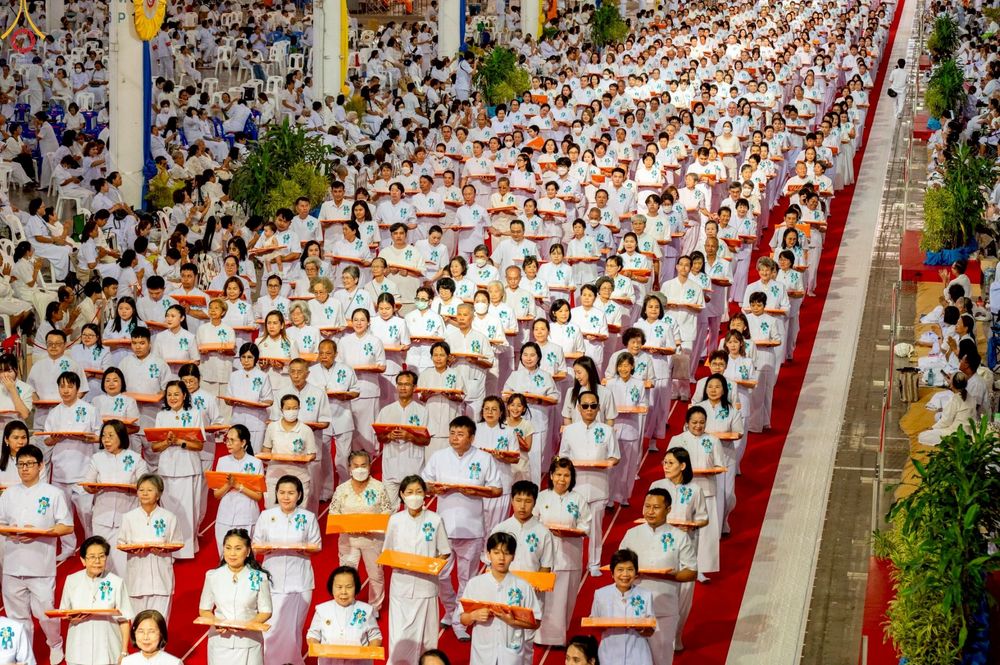 ภาพ No.277465:วันอาทิตย์ต้นเดือนที่ 7 ธันวาคม พ.ศ.2568 พิธีทอดผ้าป่าต้นสมบัติจักรพรรดิ ณ สภาธรรมกายสากล วัดพระธรรมกาย