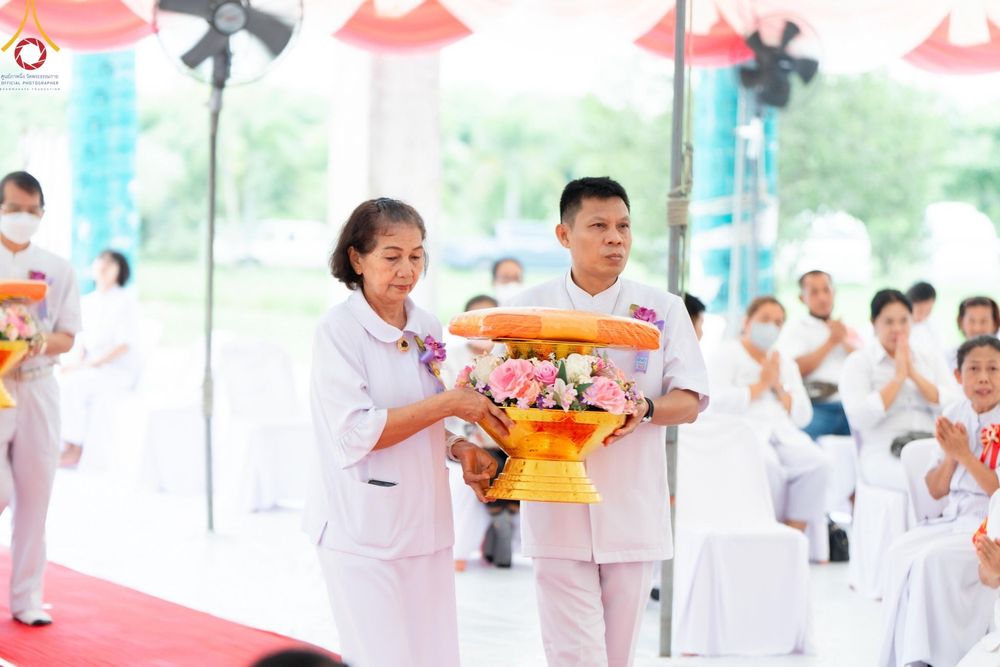 ภาพ No.146641:พิธีทอดผ้าป่าสร้างหลังคาอาคาร 80 ปี หลวงพ่อธัมมชโย ณ ศูนย์ปฎิบัติธรรมวิหารแดง จังหวัดสระบุรี วันอาทิตย์ที่ 28 กรกฎาคม พ.ศ. 2567