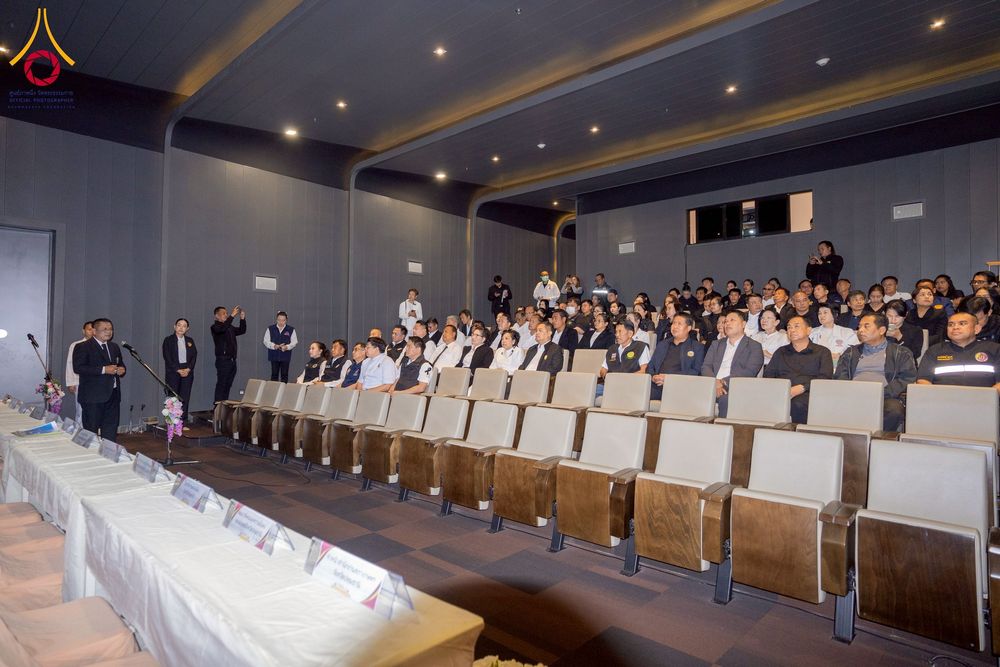 ภาพ No.271908:วันที่ 22 พฤศจิกายน พ.ศ. 2568 ผู้ว่าฯ ปทุมธานี ลงพื้นที่เยี่ยม “อำเภอคลองหลวง” พร้อมชมการเตรียมความพร้อมเทศกาลสวนดอกไม้ปทุมธานี “ทุ่งสวรรค์ ตะวันฉาย” ณ วัดพระธรรมกาย