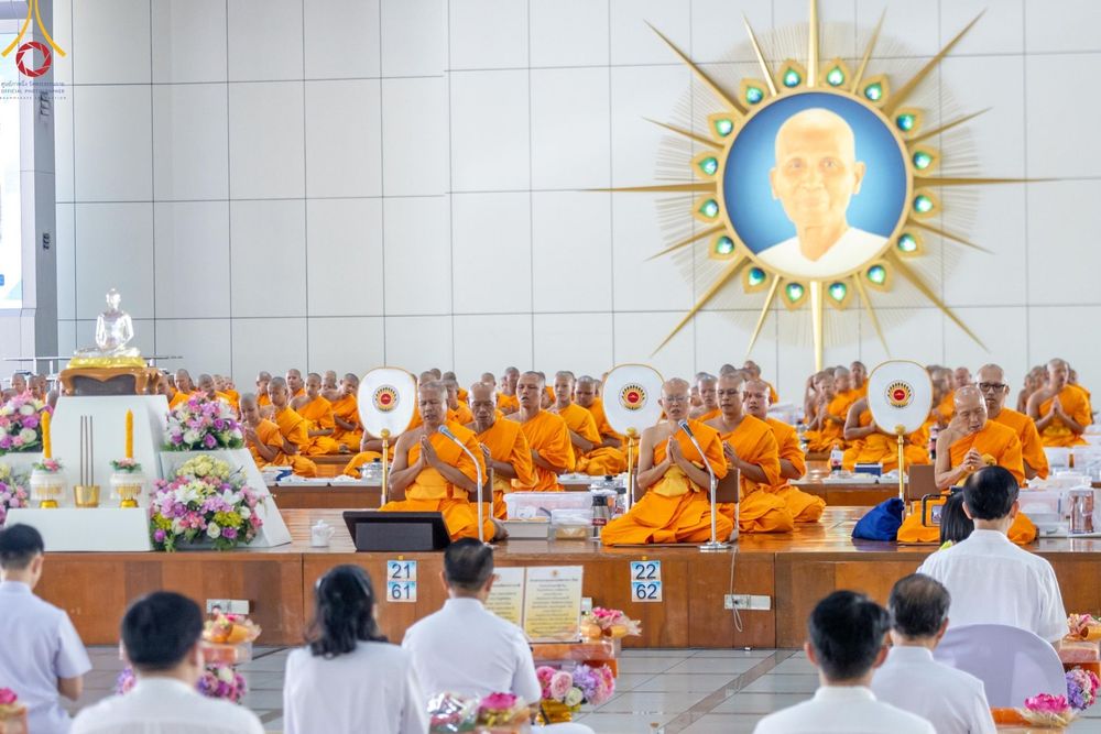 ภาพ No.177355:พิธีถวายภัตตาหารเมนูสวรรค์ และพิธีบุพเปตพลี ครั้งที่ 158 ร่วมอุทิศบุญแด่หมู่ญาติที่ล่วงลับไปแล้ว และสืบทอดอายุพระพุทธศาสนา ณ วัดพระธรรมกาย วันที่ 30 พฤศจิกายน พ.ศ.2567 (วันพระ แรม 15 ค่ำ เดือน 12)