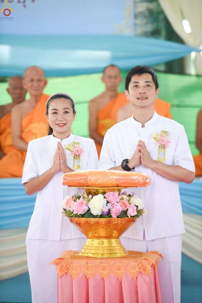 ภาพ No.249368:วันที่ 28 กันยายน พ.ศ. 2568 พิธีทอดผ้าป่าแผ่นบันมงคลมหาเศรษฐี อาคาร 80 ปี หลวงพ่อธัมมชโย ณ ศูนย์ปฏิบัติธรรมวิหารแดง ต.เจริญธรรม อ.วิหารแดง จ.สระบุรี