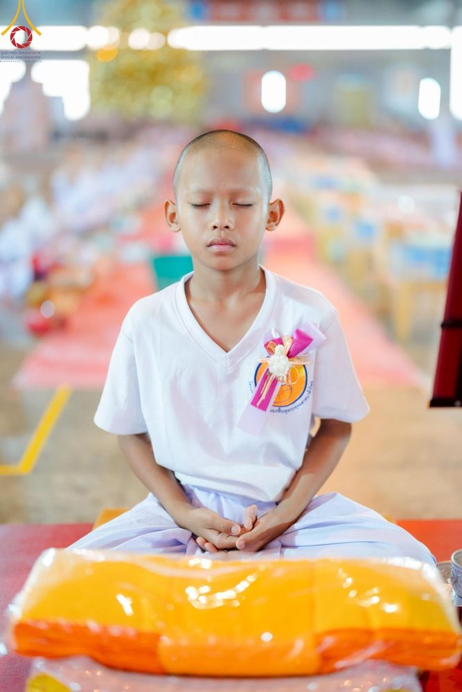 ภาพ No.214575:วันศุกร์ที่ 4 เมษายน พ.ศ.2568 นาคธรรมทายาทตักบาตรพระพี่เลี้ยง ในโครงการบรรพชาสามเณร ฟื้นฟูพระพุทธศาสนาทั่วไทย ณ วิหารคด 22 วัดพระธรรมกาย