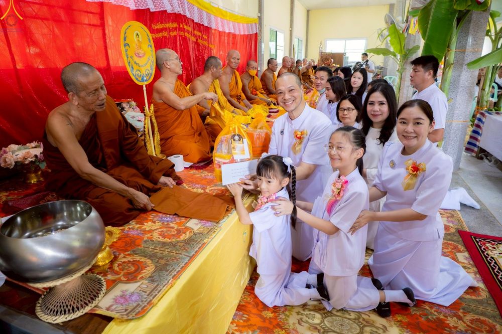 ภาพ No.257741:วันที่ 18 ตุลาคม พ.ศ. 2568 พิธีทอดกฐินสามัคคีทั่วไทย 30,000 วัด โดยคณะศิษยานุศิษย์ บูชาธรรม 81 ปี หลวงพ่อธัมมชโย ณ วัดร่มโพธิ์ทองสันติสุข จังหวัดชลบุรี