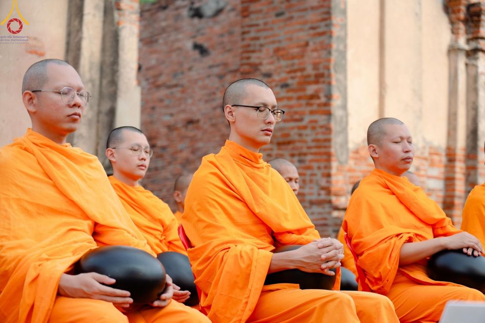 ภาพ No.138509:พิธีตักบาตร วัดราชบูรณะ จ.พระนครศรีอยุธยา วันที่ 25 พฤษภาคม พ.ศ.2567