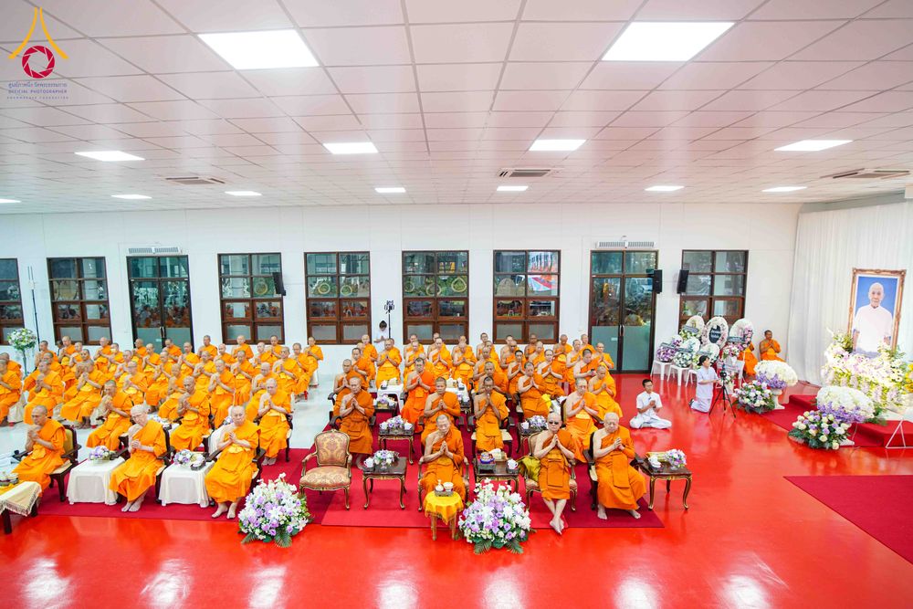 ภาพ No.315498:วันพุธที่ 25 มีนาคม พ.ศ. 2569 พิธีบำเพ็ญกุศล คุณพ่อณรงค์ จินตมากุล  สิริอายุ 99 ปี 11 เดือน โยมบิดา พระครูปลัดรัตนวีรวัฒน์ (รังสฤษดิ์ อิทฺธิจินตโก) ที่ปรึกษาเจ้าคณะจังหวัดปทุมธานี เจ้าอาวาสวัดพระธรรมกาย  ณ ห้องปลูกศรัทธา 2 วัดพระธรรมกาย ปทุมธานี