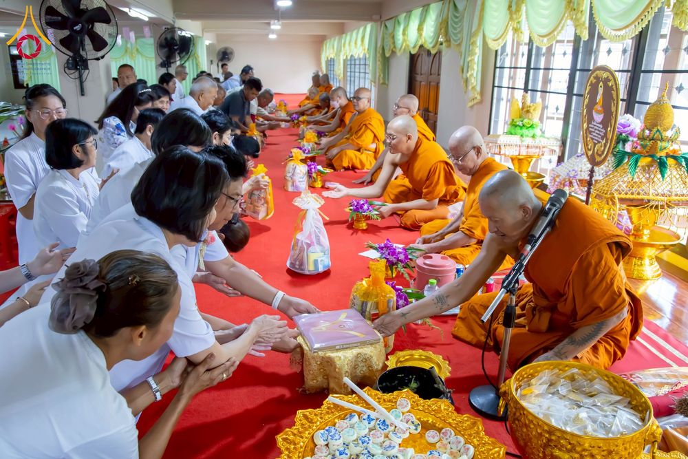 ภาพ No.275503:วันที่ 5 พฤศจิกายน พ.ศ. 2568 พิธีทอดกฐินสามัคคีทั่วไทย ณ วัดเขาแก้ว อ.โพธิ์ทอง จ.อ่างทอง โดยคณะศิษยานุศิษย์ บูชาธรรม 81 ปี หลวงพ่อธัมมชโย