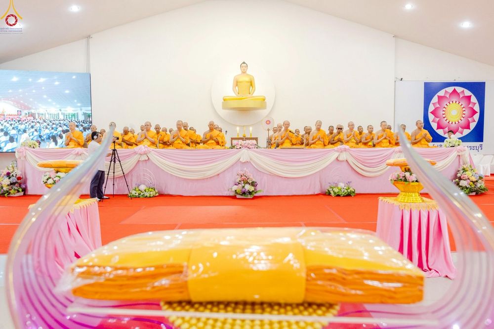 ภาพ No.246838:วันอาทิตย์ที่ 14 กันยายน พ.ศ. 2568 พิธีทอดผ้าป่า ซื้อดิน ปรับพื้นที่ลานธรรม  และพิธีกลั่นแผ่นดิน โปรยทราย สถาปนาองค์พระเจดีย์ เพื่อสร้างสันติภาพโลก  ณ ศูนย์ปฏิบัติธรรมสระบุรี อ.พระพุทธบาท จ.สระบุรี