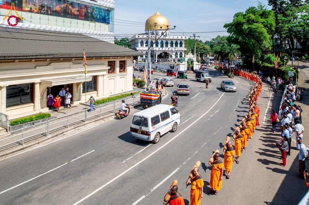 ภาพ No.226237:วันที่ 7-10 พฤษภาคม พ.ศ. 2568 โครงการเดินธรรมยาตรา สยาม-ลังกา ธรรมยาตรา ฉลองเทศกาลวิสาขบูชาแห่งชาติ ศรีลังกา บูชาธรรม 81 ปี หลวงพ่อธัมมชโย เมืองนูวราอิลิยา ประเทศศรีลังกา
