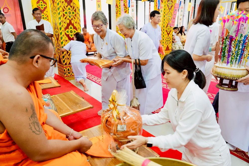 ภาพ No.262020:วันที่ 19 ตุลาคม พ.ศ. 2568 พิธีทอดกฐินสามัคคีทั่วไทย 30,000 วัด โดยคณะศิษยานุศิษย์ บูชาธรรม 81 ปี หลวงพ่อธัมมชโย ณ วัดตะพังทองหลาง ต.เมืองเก่า อ.เมือง จ.สุโขทัย