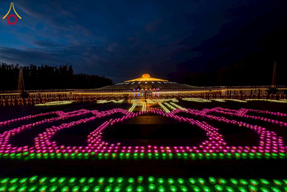 ภาพ No.266282:วันพุธที่ 5 พฤศจิกายน พ.ศ. 2568 (วันพระ ขึ้น 15 ค่ำ เดือน 12) พิธีลอยกระทงธรรม  ณ สระมหาเศรษฐีทะเลบุญ มหาวิหารพระมงคลเทพมุนี วัดพระธรรมกาย จ.ปทุมธานี