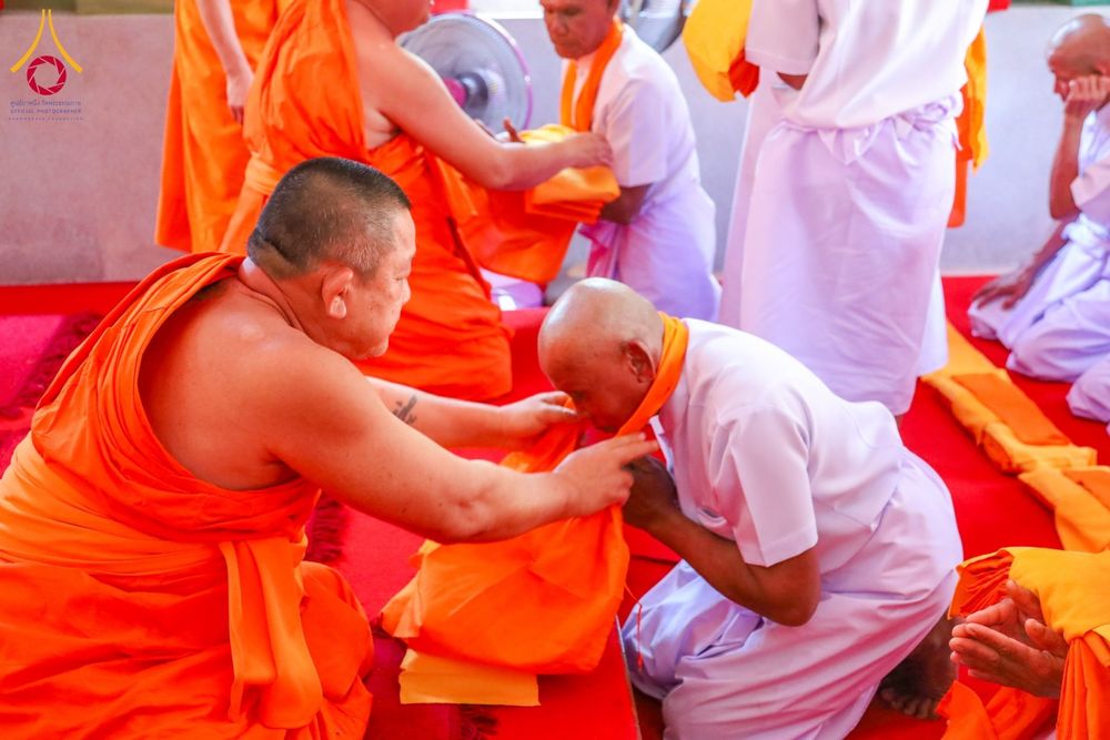 ภาพ No.181234:พิธีบรรพชาอุปสมบท ณ วัดเกาะแก้วประชานุรักษ์ ต.ชัยนาม อ.วังทอง จ.พิษณุโลก ในโครงการบรรพชาอุปสมบท บูชาธรรมมหาปูชนียาจารย์ วันที่ 8 ธันวาคม พ.ศ. 2567