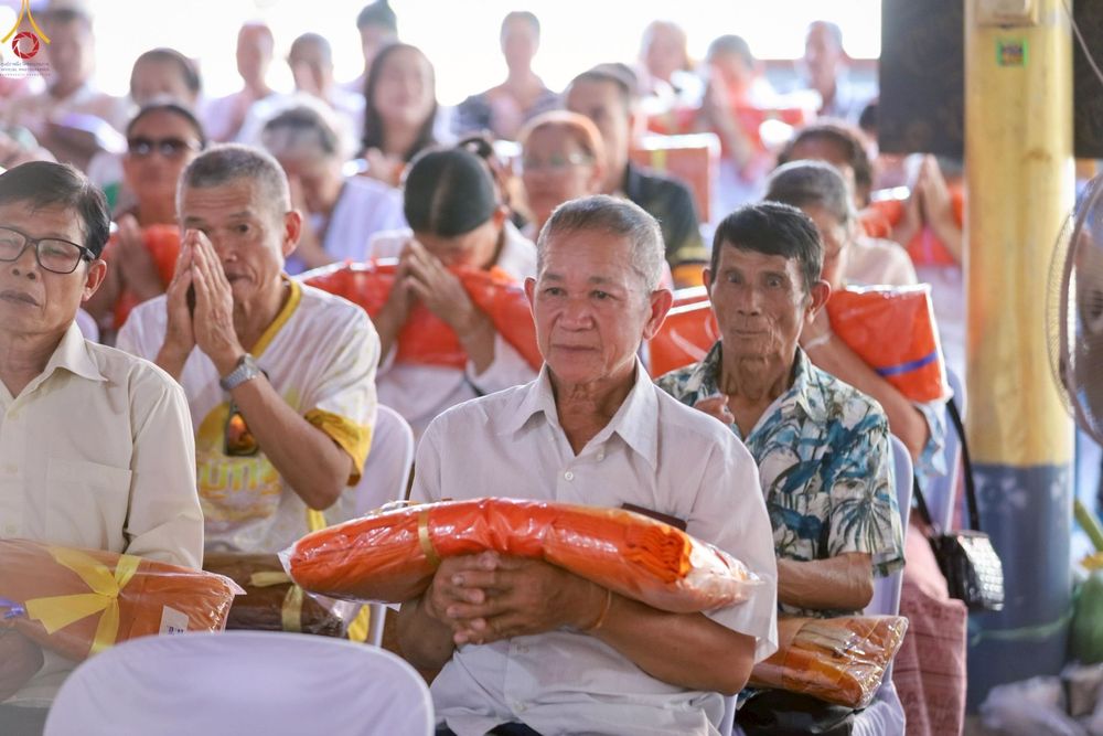 ภาพ No.269695:วันที่ 25 ตุลาคม พ.ศ. 2568 พิธีทอดกฐินสามัคคีทั่วไทย ณ วัดบ้านนาจาน ต.หนองกะท้าว  อ.นครไทย จ.พิษณุโลก โดยคณะศิษยานุศิษย์ บูชาธรรม 81 ปี หลวงพ่อธัมมชโย