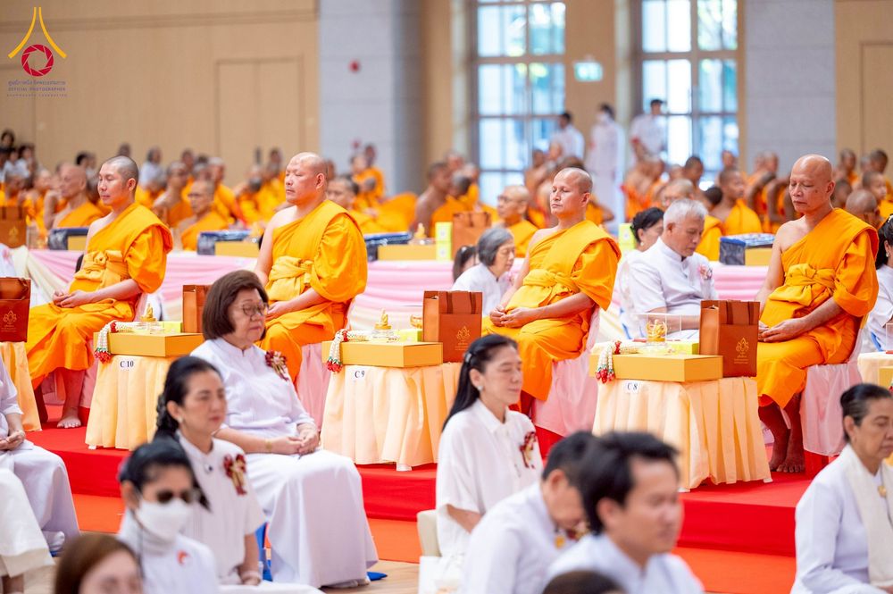 ภาพ No.272855:วันอาทิตย์ที่ 23 พฤศจิกายน พ.ศ.2568 พิธีมุทิตาสักการะ พระมหาเถระและพระเถระ ประจำปีพุทธศักราช 2568 ณ ห้องแก้วสารพัดนึก 2 สภาธรรมกายสากล  วัดพระธรรมกาย