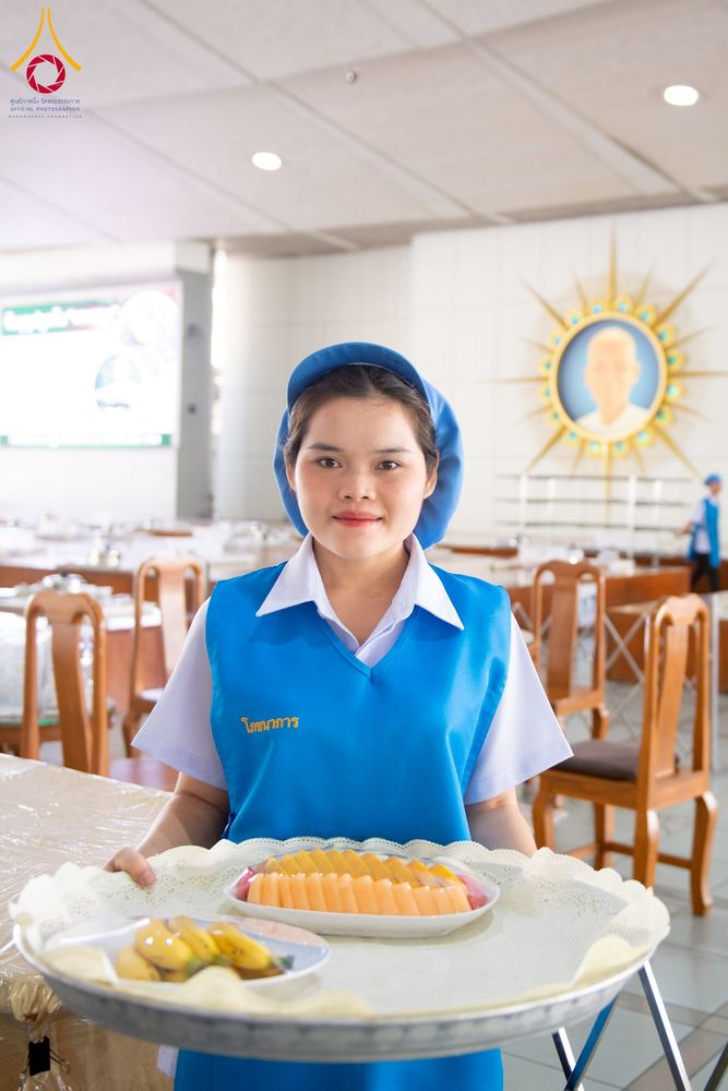 ภาพ No.262664:วันที่ 18,25 ตุลาคม พ.ศ. 2568 พิธีถวายภัตตาหารเมนูสวรรค์ เพื่อการบรรลุธรรม ณ หอฉันคุณยายอาจารย์ฯ วัดพระธรรมกาย