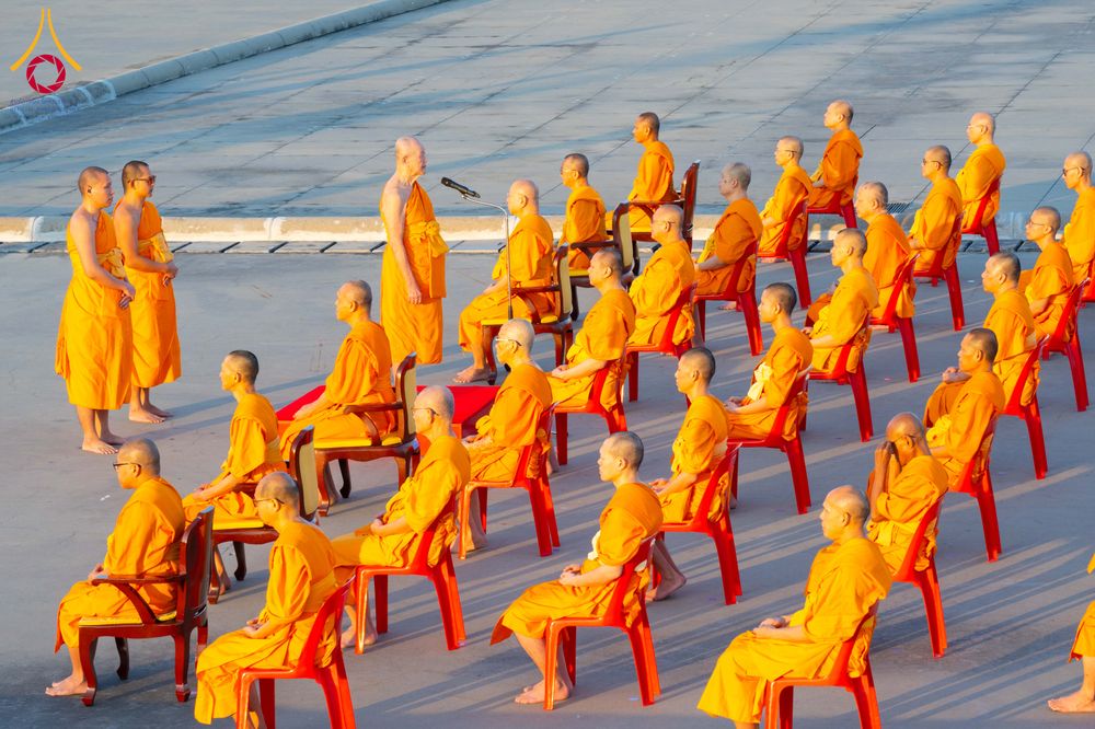 ภาพ No.285247:วันจันทร์ที่ 15 ธันวาคม พ.ศ.2568  บันทึกภาพหมู่ประวัติศาสตร์ โครงการบรรพชาอุปสมบทหมู่  รุ่นบูชาธรรมมหาปูชนียาจารย์ ประจำปี 2568 ณ ลานธรรมมหาธรรมกายเจดีย์ วัดพระธรรมกาย