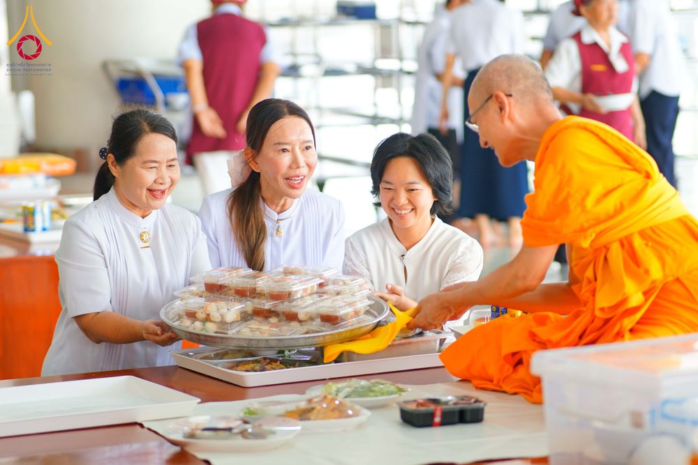 ภาพ No.316437:วันเสาร์ที่ 21 มีนาคม พ.ศ.2569 พิธีถวายภัตตาหารเมนูสวรรค์ เพื่อการบรรลุธรรม ณ หอฉันคุณยายอาจารย์ฯ วัดพระธรรมกาย