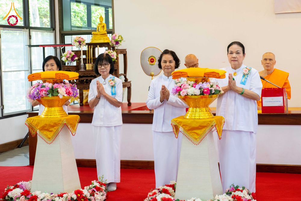 ภาพ No.278414:วันพุธที่ 10 ธันวาคม พ.ศ.2568  พิธีทอดผ้าป่าเพื่อสนับสนุนโครงการตักบาตรพระ 10,000 รูป เมืองกาญจนบุรี ณ อาคารปลูกศรัทธา วัดพระธรรมกาย