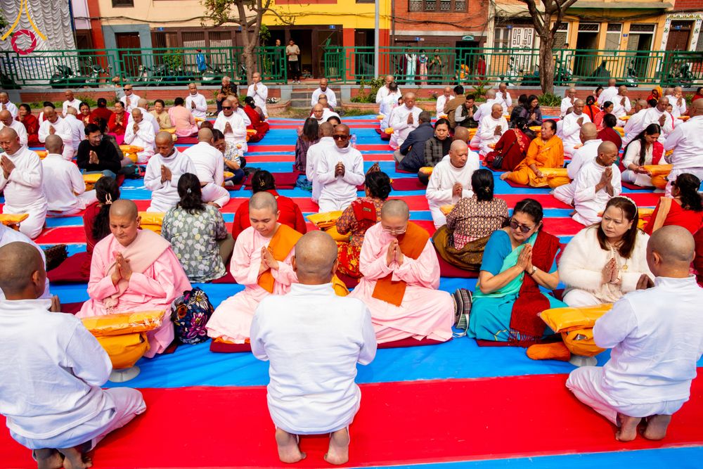 ภาพ No.313426:วันพฤหัสบดีที่ 12 มีนาคม พ.ศ. 2569 พิธีมอบบาตรและผ้าไตรในโครงการบรรพชาสามเณร 500 รูป  ณ นาคบาฮาล (Nagbahal) ประเทศเนปาล