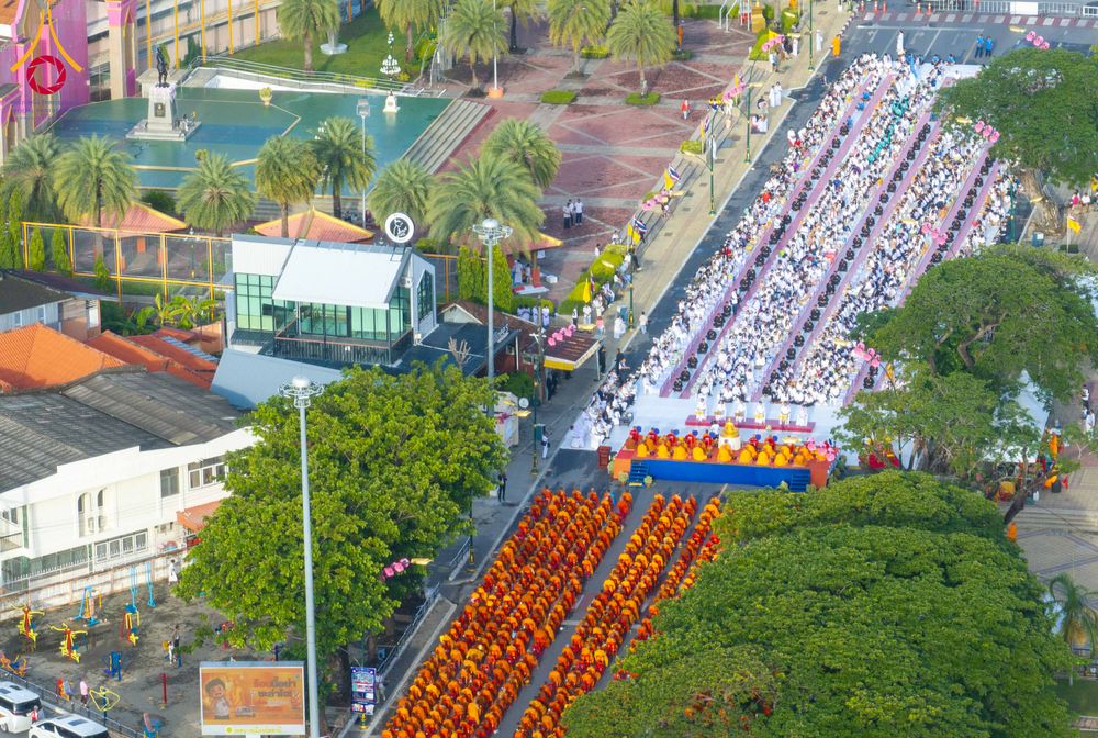 ภาพ No.329494:วันอาทิตย์ที่ 24 พฤษภาคม พ.ศ. 2569 พิธีตักบาตรพระ 1,000 รูป เพื่อถวายเป็นพุทธบูชาในเทศกาลวิสาขบูชาโลก และ ถวายเป็นพระราชกุศล  ณ ลานศิลปวัฒนธรรม เมืองปัตตานี จ.ปัตตานี