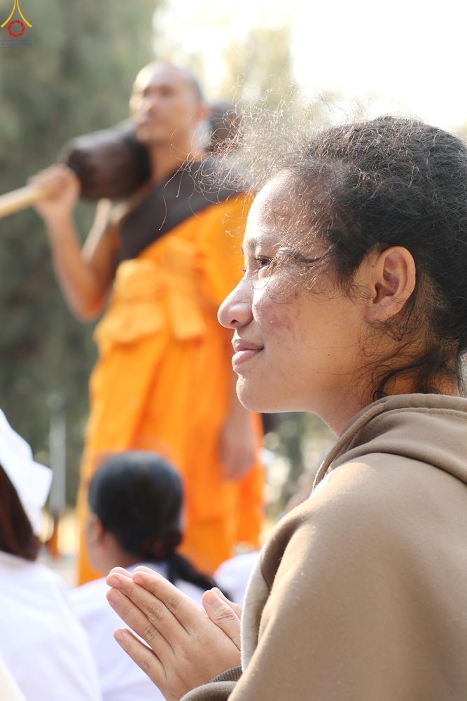 ภาพ No.292806:วันที่ 11 มกราคม พ.ศ. 2569 พิธีต้อนรับพระธรรมยาตรา ณ อนุสรณ์สถานลำดับที่ 3 สถานที่เกิดในเพศสมณะ วัดสองพี่น้อง อำเภอสองพี่น้อง จังหวัดสุพรรณบุรี ในโครงการธรรมยาตรา กตัญญูบูชา มหาปูชนียาจารย์ พระมงคลเทพมุนี(สด จนฺทสโร) พระผู้ปราบมาร อนุสรณ์สถาน 7 แห่ง ปีที