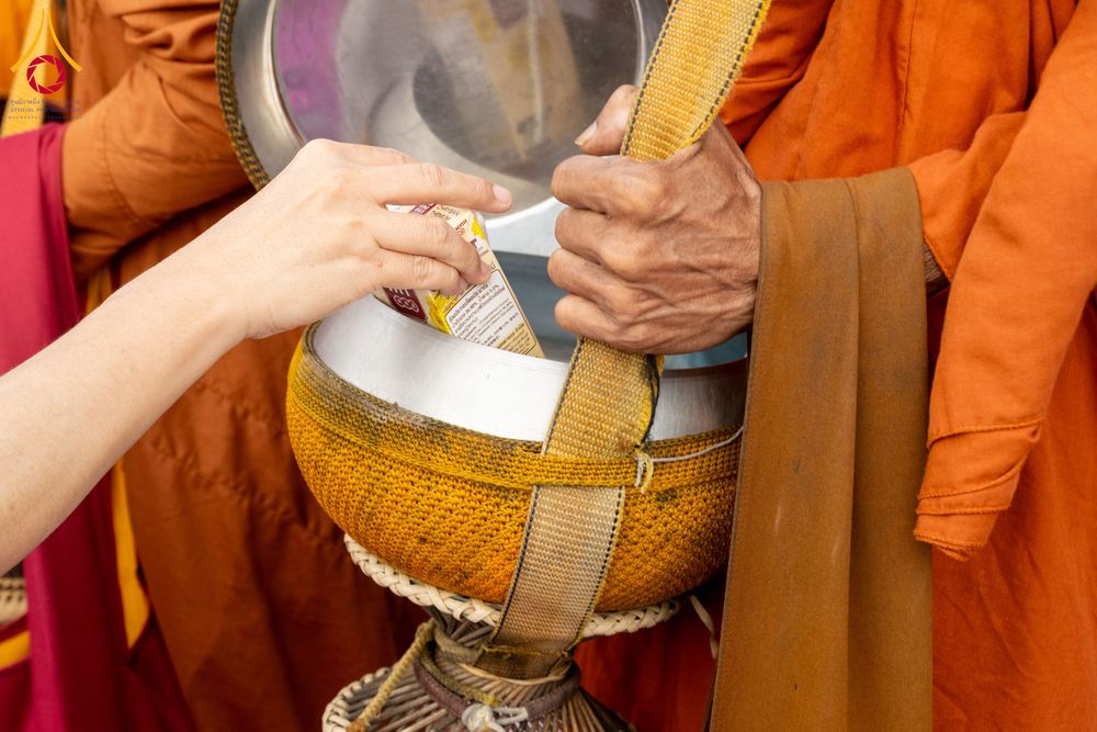 ภาพ No.284712:วันอาทิตย์ที่ 14 ธันวาคม พ.ศ.2568  พิธีทำบุญเมืองสุราษฎร์ธานี 110ปี และพิธีตักบาตรพระสงฆ์ 1,110 รูป  ณ บริเวณริมน้ำวัดกลาง (เก่า) ถนนบ้านดอน ตำบลตลาดใหม่ อำเภอเมือง จังหวัดสุราษฎร์ธานี