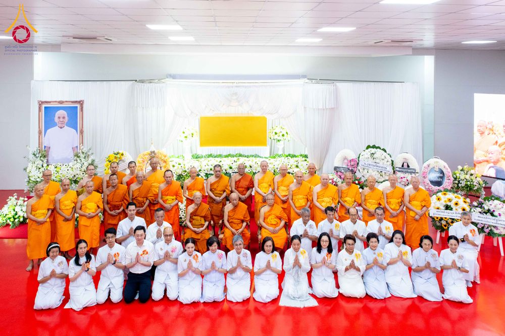 ภาพ No.314587:วันศุกร์ที่ 20 มีนาคม พ.ศ. 2569 พิธีบำเพ็ญกุศล คุณพ่อณรงค์ จินตมากุล โยมบิดา พระครูปลัดรัตนวีรวัฒน์ (รังสฤษดิ์ อิทฺธิจินตโก) ที่ปรึกษาเจ้าคณะจังหวัดปทุมธานี เจ้าอาวาสวัดพระธรรมกาย  ณ ห้องปลูกศรัทธา 2 วัดพระธรรมกาย ปทุมธานี
