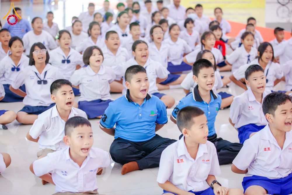 ภาพ No.282058:วันศุกร์ที่ 19 ธันวาคม พ.ศ. 2568 พิธีมอบโล่และใบประกาศเกียรติคุณ โครงการเจริญพระพุทธมนต์ธัมมจักกัปปวัตตนสูตร และวันรวมพลังเด็กดีV-Star ดาวแห่งความดี ผู้นำฟื้นฟูศีลธรรมโลกจังหวัดสระบุรี ณ ศูนย์ปฏิบัติธรรมสระบุรี