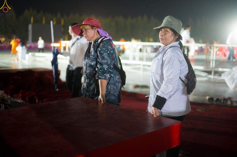 ภาพ No.306648:ภาพเบื้องหลังอาสาสมัครรวมใจ ชุดที่ 5 ในโครงการธรรมยาตรา กตัญญูบูชา มหาปูชนียาจารย์ พระมงคลเทพมุนี(สด จนฺทสโร) พระผู้ปราบมาร อนุสรณ์สถาน 7 แห่ง ปีที่ 14