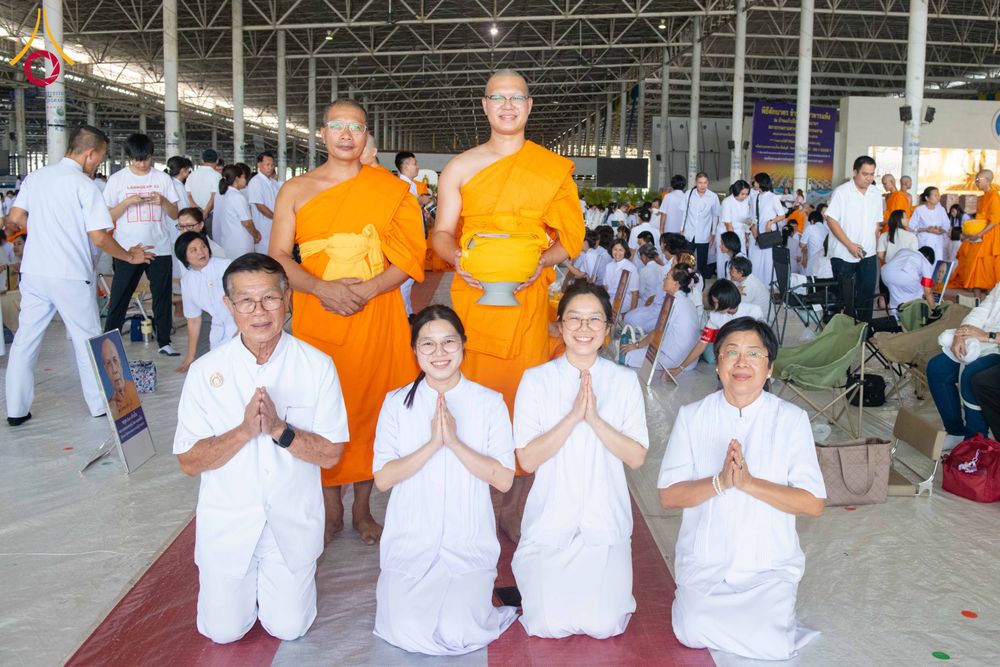 ภาพ No.321461:วันเสาร์ที่ 11 เมษายน พ.ศ.2569 พิธีขอบรรพชา พิธีขอสรณคมณ์และศีล, พิธีถวายบาตร พิธีอุปสมบท โครงการอุปสมบทหมู่ บูชาธรรมหลวงพ่อธัมมชโย พ.ศ.2569 โครงการอุปสมบทหมู่ธรรมทายาท ระดับอุดมศึกษา รุ่น 53 (ภาคฤดูร้อน) ณ วัดพระธรรมกาย ปทุมธานี