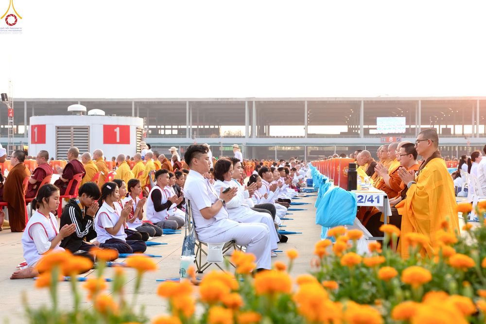 ภาพ No.325040:วันที่ 22 เมษายน พ.ศ.2569 (วันคุ้มครองโลก) พิธีถวายมหาสังฆทาน 40,000 กว่าวัดทั่วประเทศ (ชุดที่ 2) ณ ลานธรรม พระมหาธรรมกายเจดีย์ วัดพระธรรมกาย
