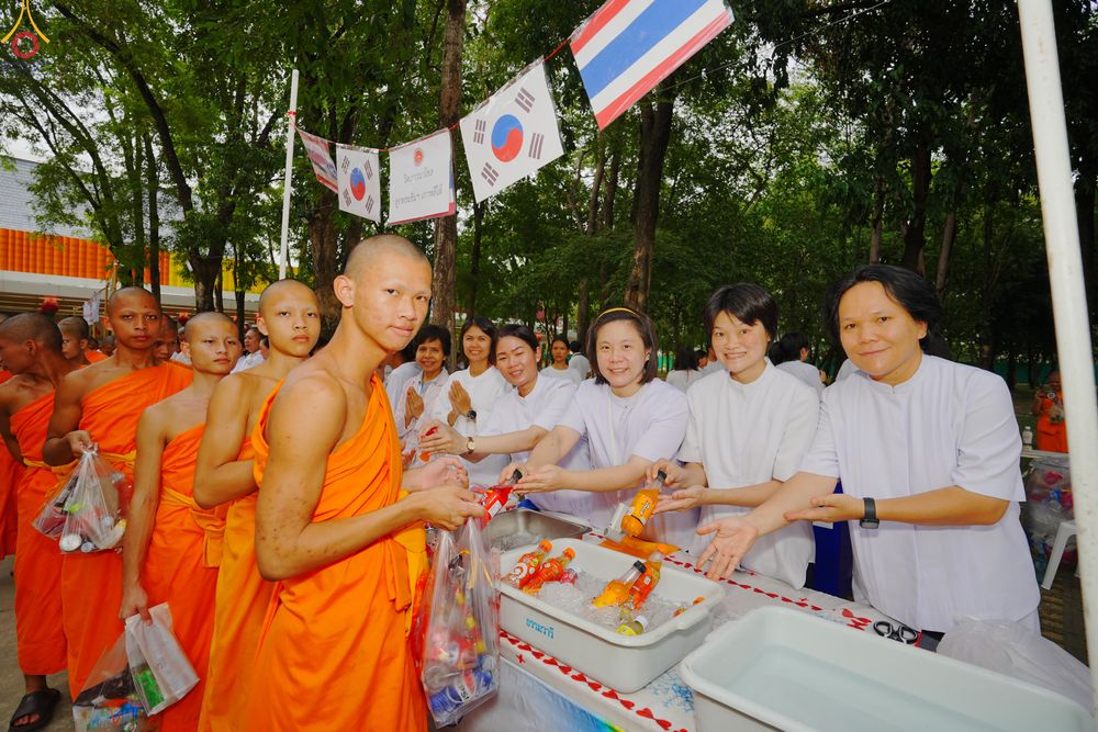 ภาพ No.342104:วันพฤหัสบดีที่ 30 กรกฎาคม พ.ศ.2569 วันเข้าพรรษา วัดพระธรรมกาย