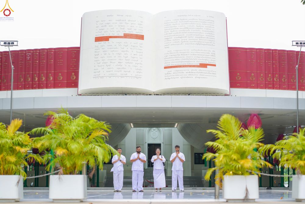 ภาพ No.345143:วันที่ 7 - 19 สิงหาคม พ.ศ.2569 ต้อนรับชาวต่างชาติเยี่ยมชมวัดพระธรรมกาย