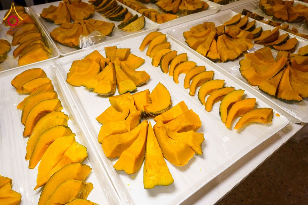 ภาพ No.303142:วันที่ 26 มกราคม พ.ศ. 2569 พิธีถวายภัตตาหารเป็นสังฆทาน แด่พระธรรมยาตรา ณ วัดพระธรรมกาย  จังหวัดปทุมธานี ในโครงการธรรมยาตรา กตัญญูบูชา มหาปูชนียาจารย์ พระมงคลเทพมุนี(สด จนฺทสโร) พระผู้ปราบมาร อนุสรณ์สถาน 7 แห่ง ปีที่ 14