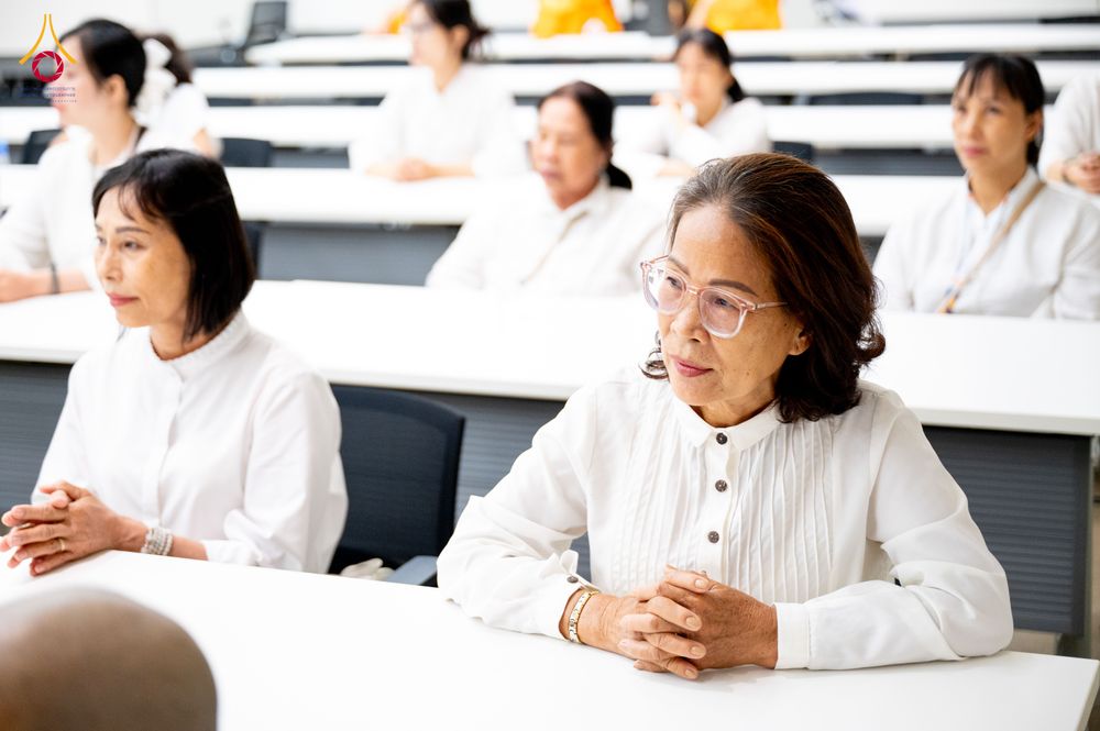 ภาพ No.324772:วันอังคารที่ 21 เมษายน พ.ศ.2569  หลวงพ่อทัตตชีโว รองเจ้าอาวาสวัดพระธรรมกาย ถวายการต้อนรับและปฏิสันถารคณะสงฆ์จากประเทศเวียดนาม