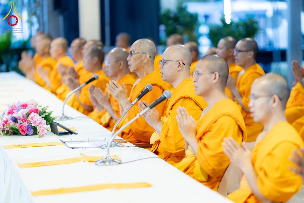 ภาพ No.288301:วันที่ 5 มกราคม พ.ศ. 2569 พิธีถวายภัตตาหารเป็นสังฆทาน แด่พระธรรมยาตรา ในโครงการธรรมยาตรา กตัญญูบูชา มหาปูชนียาจารย์ พระมงคลเทพมุนี(สด จนฺทสโร) พระผู้ปราบมาร อนุสรณ์สถาน 7 แห่ง ปีที่ 14 ณ อนุสรณ์สถานมหาวิหารพระมงคลเทพมุนี (โลตัสแลนด์) อ.สองพี่น้อง จ.สุพรร