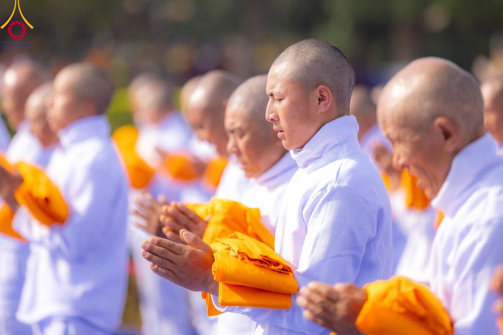 ภาพ No.314111:วันจันทร์ที่ 16 มีนาคม พ.ศ. 2569 พิธีเวียนเทียนประทักษิณ และพิธีบรรพชาสามเณร 500 รูป ณ วิหารมายาเทวี ประเทศเนปาล