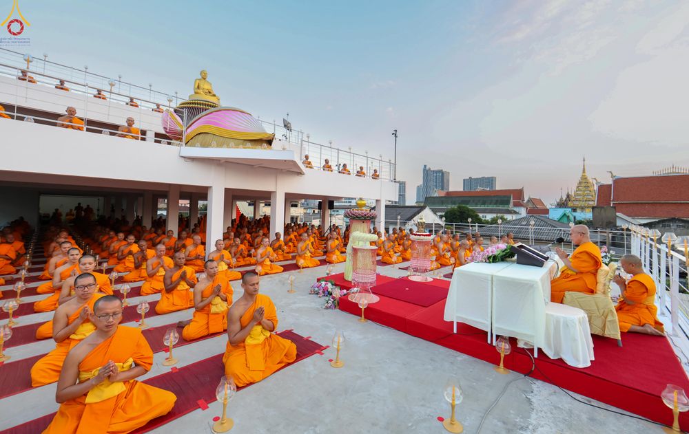 ภาพ No.302839:วันที่ 24 มกราคม พ.ศ. 2569 พิธีจุดประทีปธรรมถวายเป็นพุทธบูชา  และบูชาธรรมมหาปูชนียาจารย์  ณ อาคารธรรมยาตรา กตัญญูบูชามหาปูชนียาจารย์  ตรงข้ามวัดปากน้ำภาษีเจริญ จ.กรุงเทพมหานคร ในโครงการธรรมยาตรา กตัญญูบูชา มหาปูชนียาจารย์ พระมงคลเทพมุนี(สด จนฺทสโร) พระผู