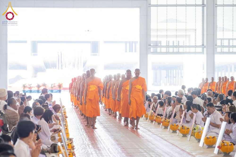 ภาพ No.277781:วันเสาร์ที่ 6 ธันวาคม พ.ศ. 2568 พิธีบรรพชาอุปสมบทและพิธีถวายบาตร โครงการอุปสมบทบูชาธรรมมหาปูชนียาจารย์ ประจำปี พ.ศ.2568 โครงการบวชพระนานาชาติ AEC และ WAB รุ่น CEO (นักบริหาร) รุ่นที่ 5 ณ มหาธรรมกายเจดีย์ วัดพระธรรมกาย