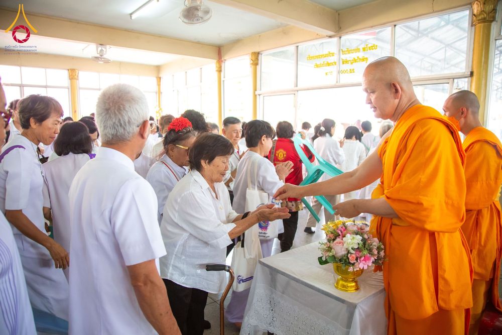 ภาพ No.205238:พิธีทอดผ้าป่าทำนุบำรุงศาสนสถาน ณ วัดบางขัน ตำบลคลองหนึ่ง อำเภอคลองหลวง จังหวัดปทุมธานี ในโครงการธรรมยาตรา กตัญญูบูชา มหาปูชนียาจารย์ พระมงคลเทพมุนี(สด จนฺทสโร) พระผู้ปราบมาร อนุสรณ์สถาน 7 แห่ง ปีที่ 13 วันที่ 30 มกราคม พ.ศ. 2568