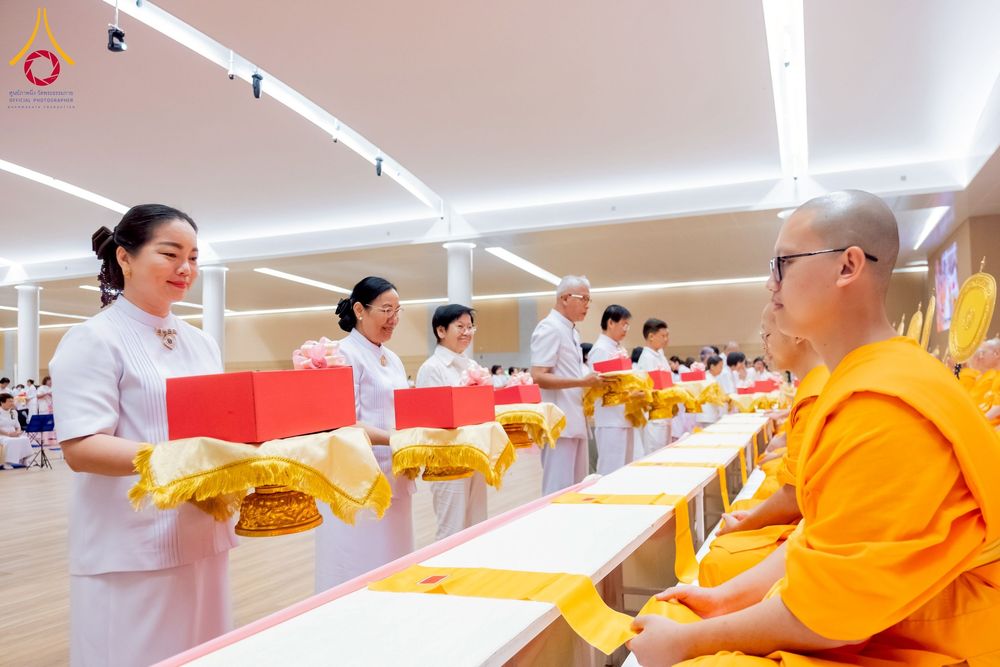 ภาพ No.237886:วันอาทิตย์ที่ 10 สิงหาคม พ.ศ. 2568 พิธีถวายไทยธรรมมุทิตาเปรียญธรรมและบาลีศึกษา ณ ห้องแก้วสารพัดนึก2 วัดพระธรรมกาย ปทุมธานี