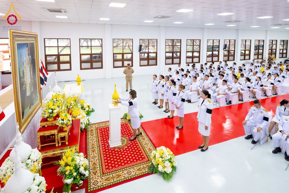 ภาพ No.276068:วันที่ 5 ธันวาคม พ.ศ. 2568 พสกนิกรอำเภอคลองหลวง พร้อมใจบำเพ็ญกุศลอุทิศถวาย “ในหลวงรัชกาลที่ 9” น้อมรำลึกในพระมหากรุณาธิคุณ เนื่องในวันคล้ายวันพระบรมราชสมภพ วันชาติ และวันพ่อแห่งชาติ ณ อาคารปลูกศรัทธา 2 วัดพระธรรมกาย อำเภอคลองหลวง จังหวัดปทุมธานี