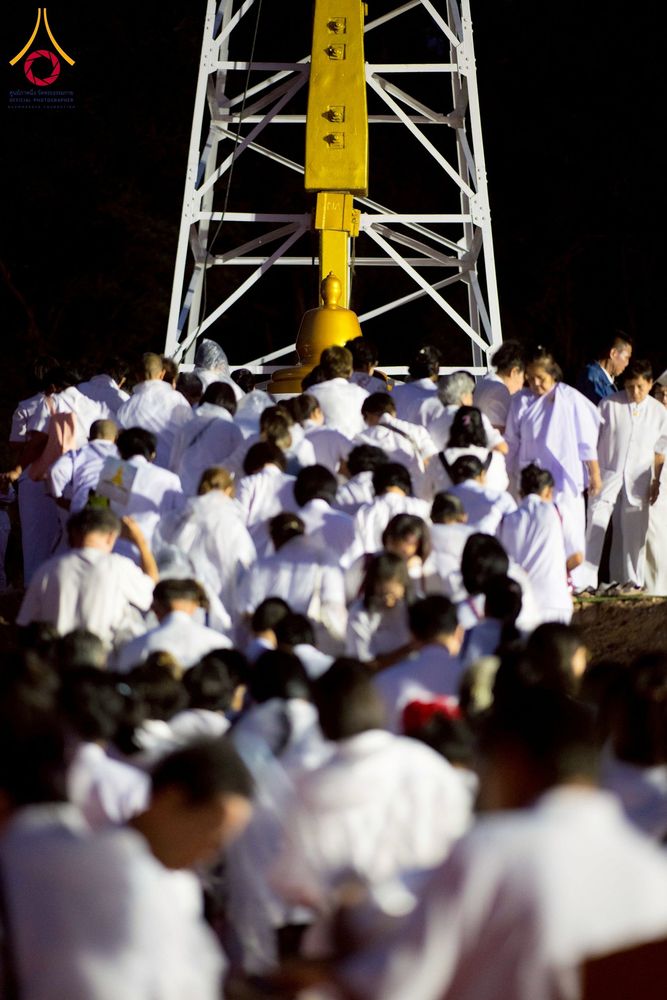 ภาพ No.261938:วันที่ 14 ตุลาคม พ.ศ. 2568 พิธีกลั่นแผ่นดิน โปรยทรายตอกเสาเข็มมหามงคลต้นแรก  สร้างองค์พระเจดีย์และจุดประทีปถวายเป็นพุทธบูชา ณ ศูนย์ปฏิบัติธรรมชัยนาท ต.ธรรมามูล อ.ชัยนาท จ.ชัยนาท